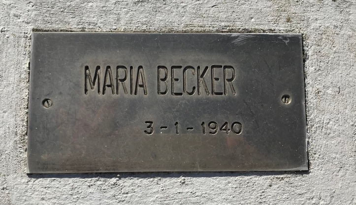 placa Maria Becker.jpg